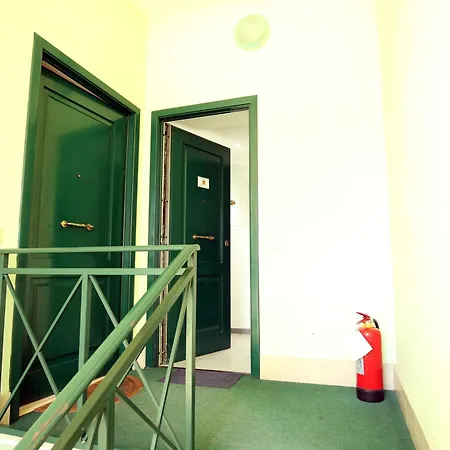 Airport Fco, - Livio's Апартаменты